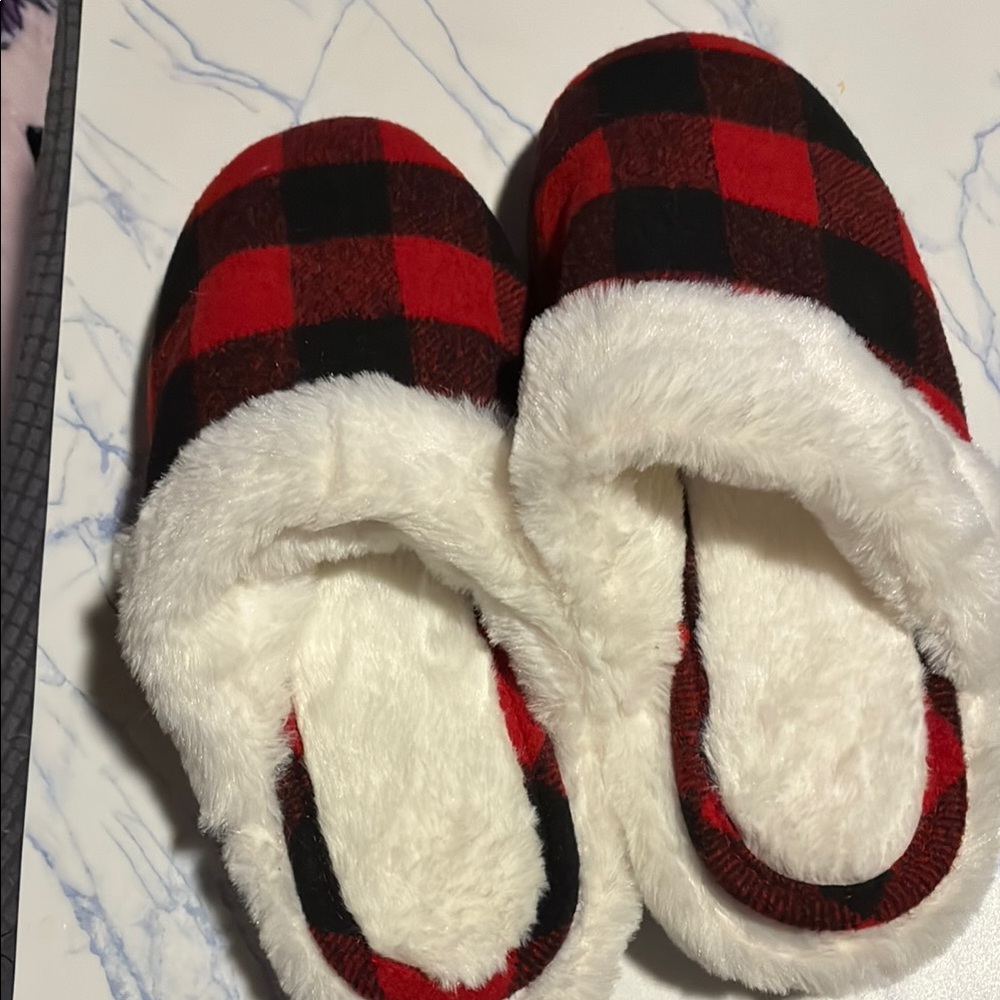 NWOT’s- Plaid Red and Black Slippers with White Fur Lining, they vibrate